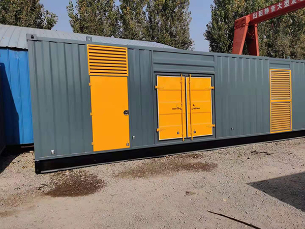 和田300kw 柴油发电机组用多大的空气开关？