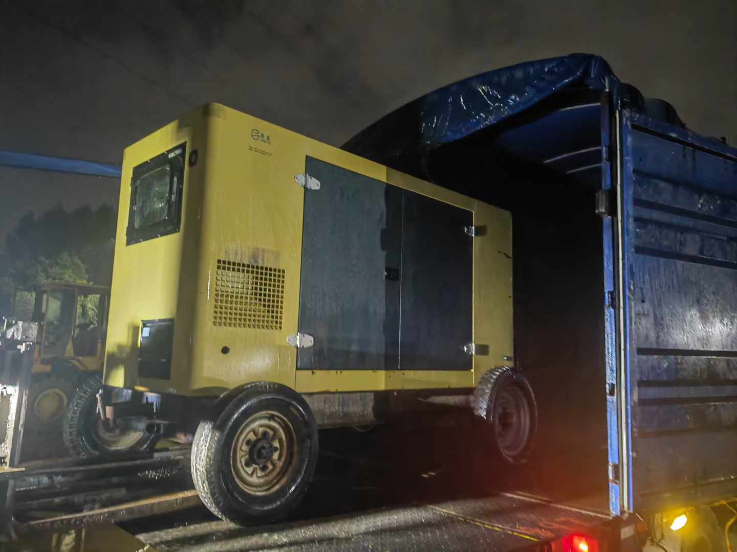 和田如何根据负载特性选择合适的柴油发电机？