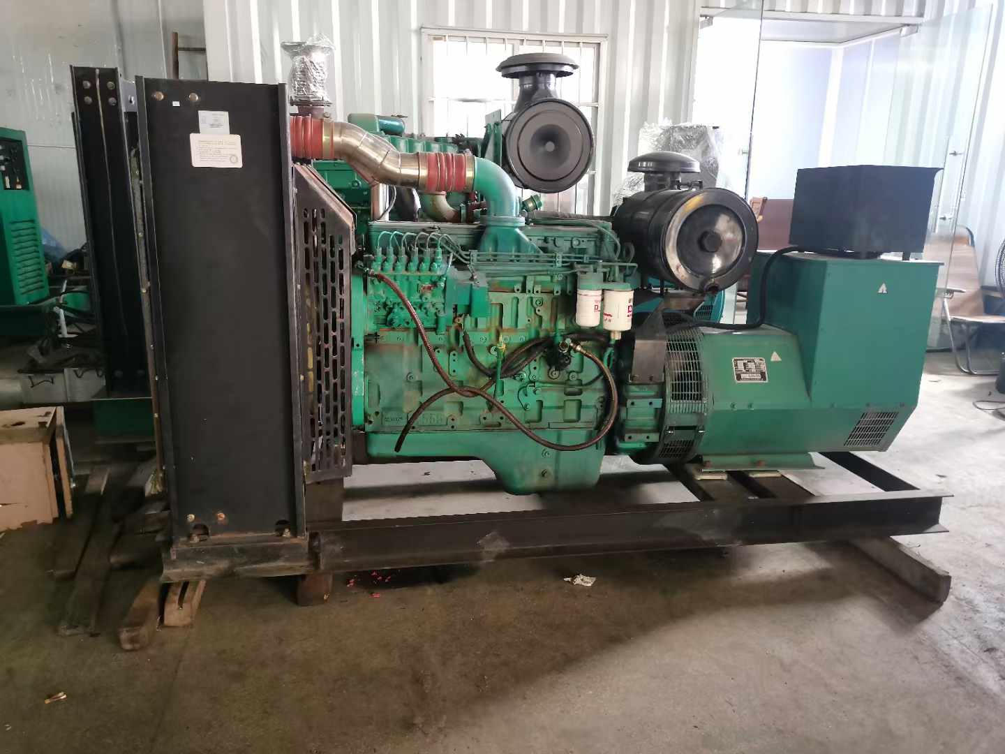 和田发电机租赁如何确定电缆的承载电流是否在安全范围内？