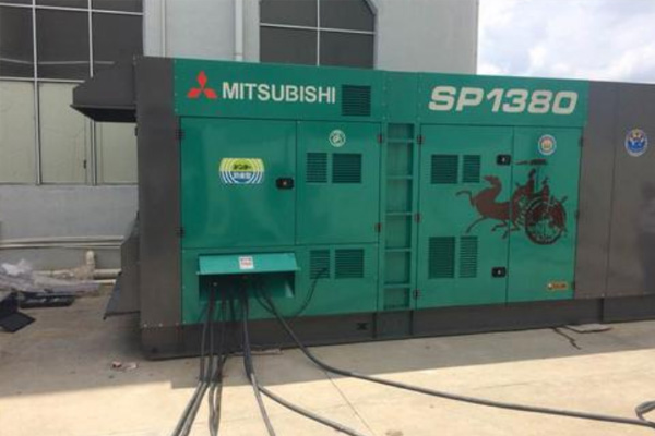 和田为什么有些柴油发电机组的输出电压可以调节？