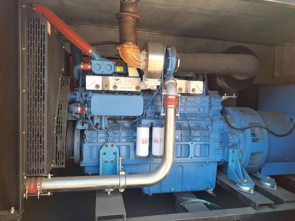 和田燃油消耗率与进气温度的具体关系是什么？