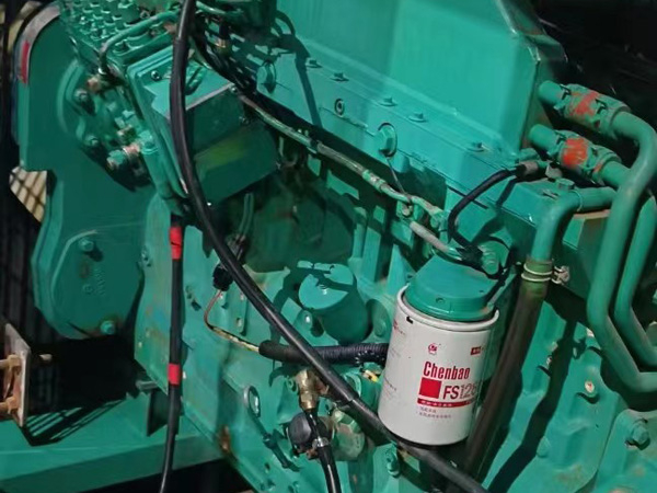 和田如何确定新的发电机组控制系统是否与原系统兼容？