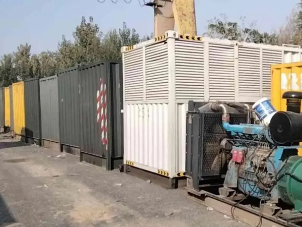 和田200KW柴油发电机机组每小时油耗是多少？