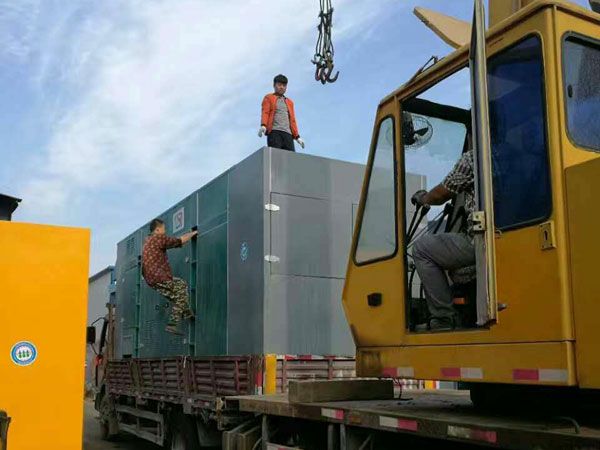 和田更换水冷式机油散热器密封件的操作流程是怎样的？