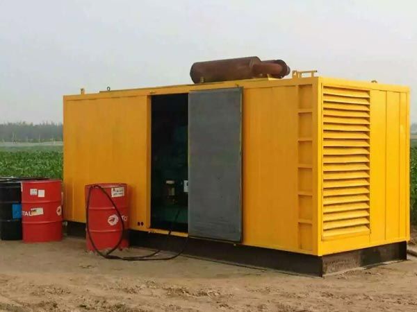 和田如何判断柴油发电机的充电系统是否正常？